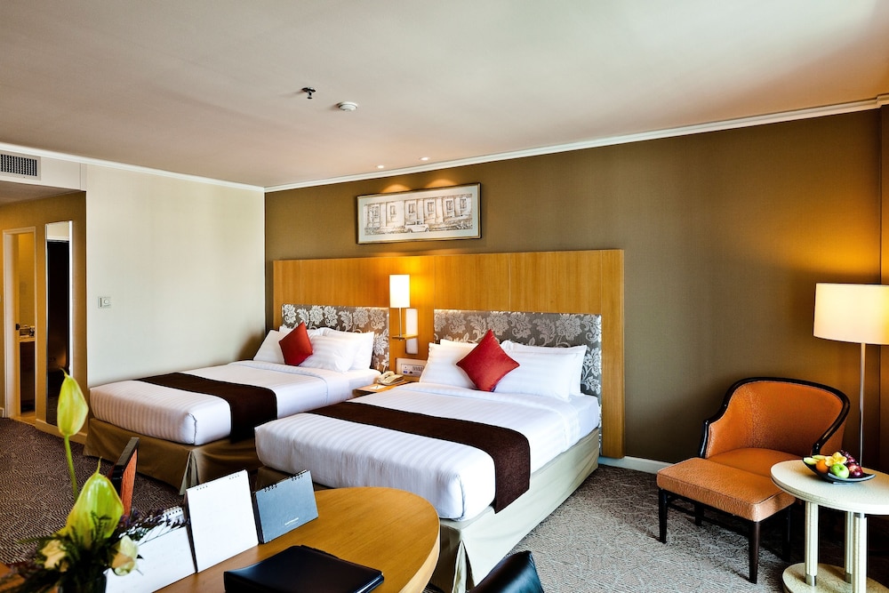 Royal Princess Larn Luang Bangkok Hotel 21/69