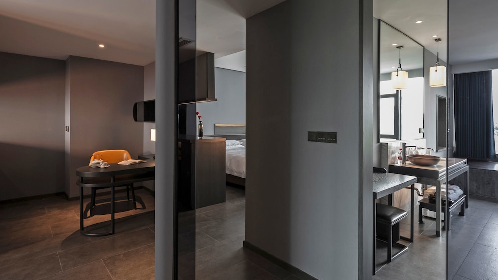 Lucid Xixi Hotel 43/57