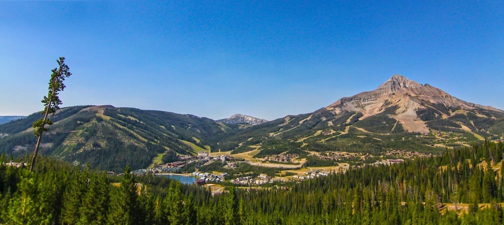 The Village Center At Big Sky Resort 66/70