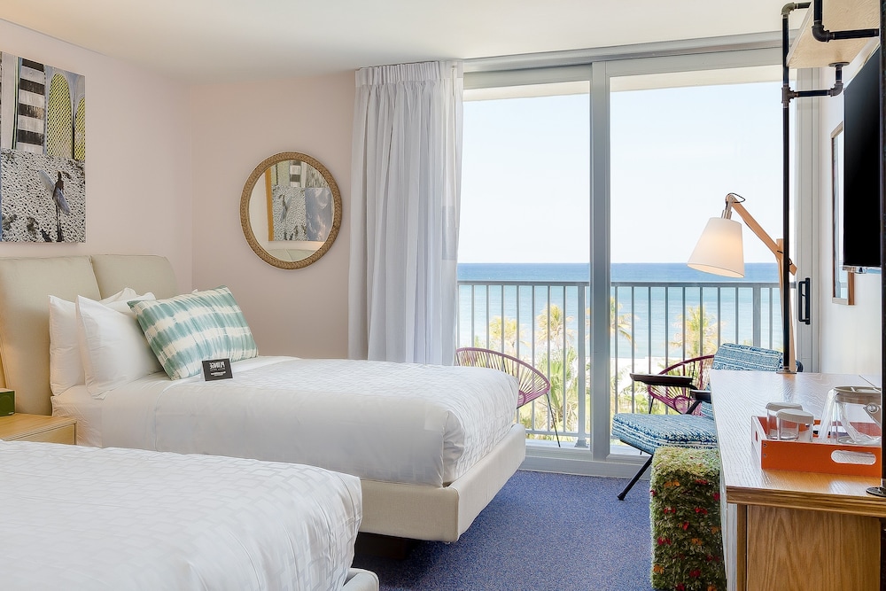 Plunge Beach Hotel 34/66