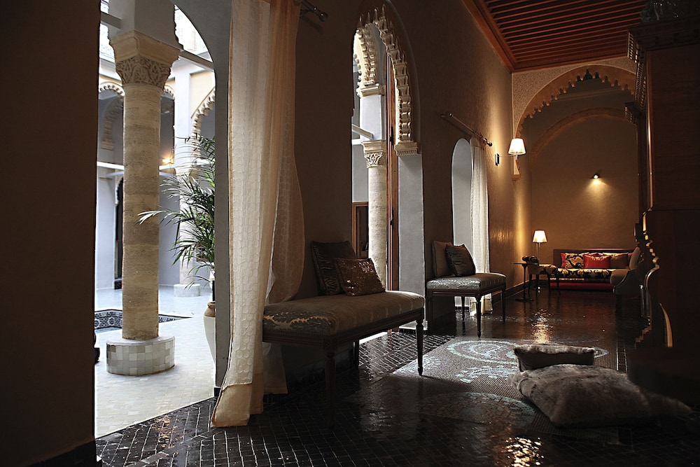 L Alcazar 23/41