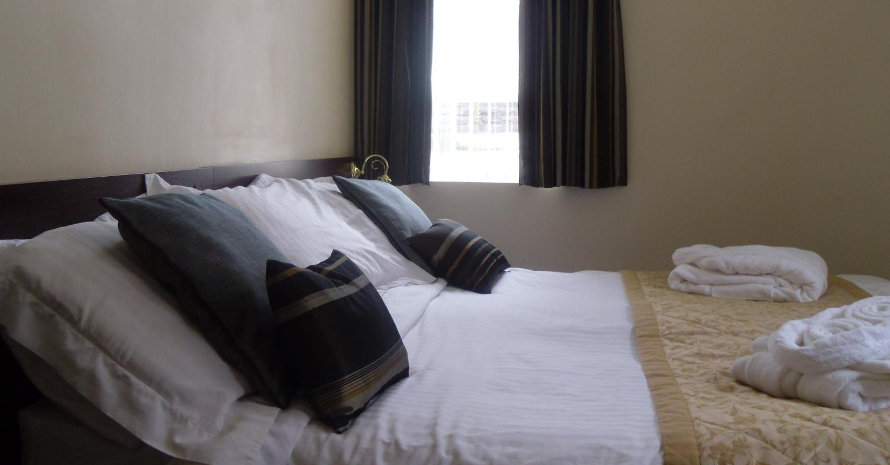 Waverley Hotel 27/38