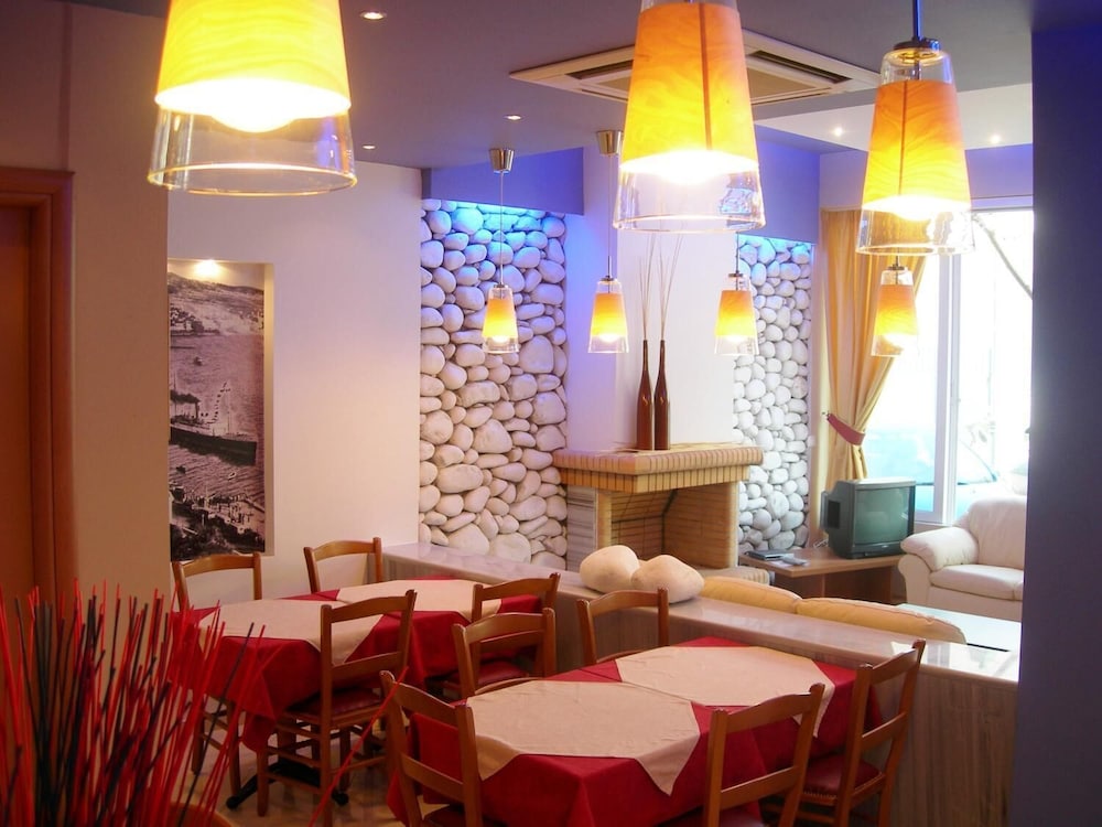 HOTEL SEGAS 40/43