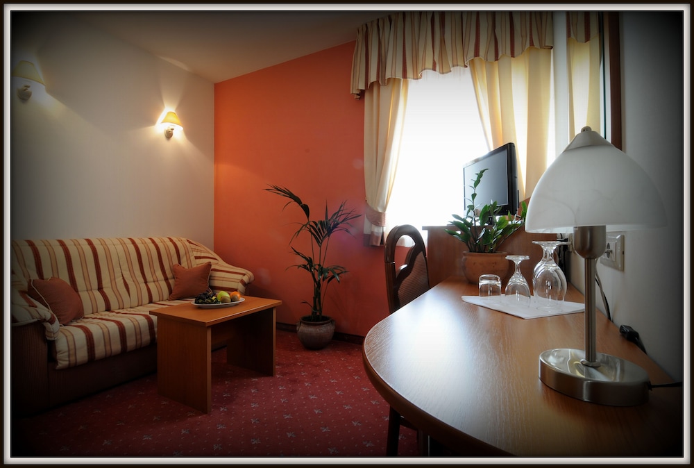 Hotel Rosina 29/34