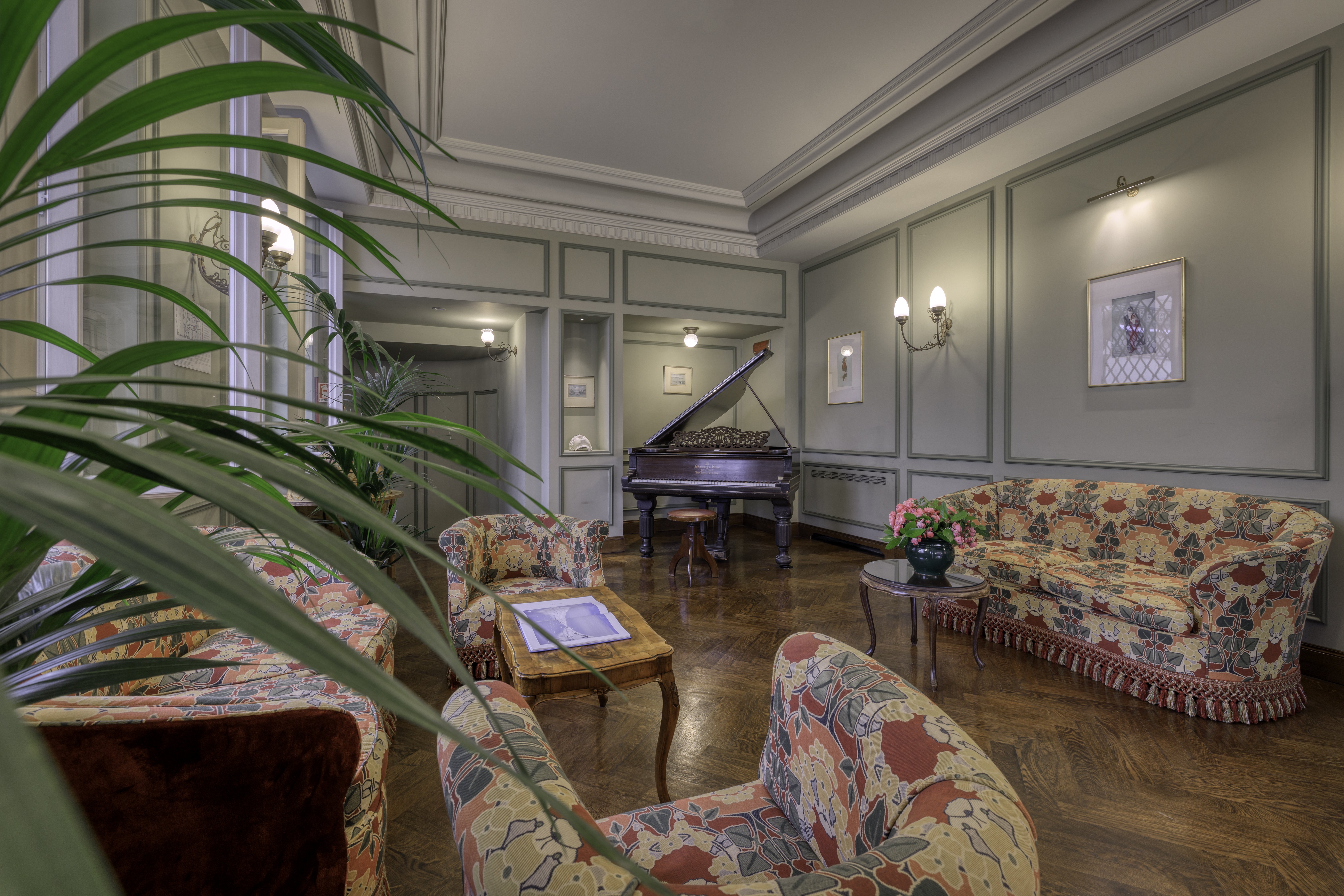 Hotel Locarno 56/73