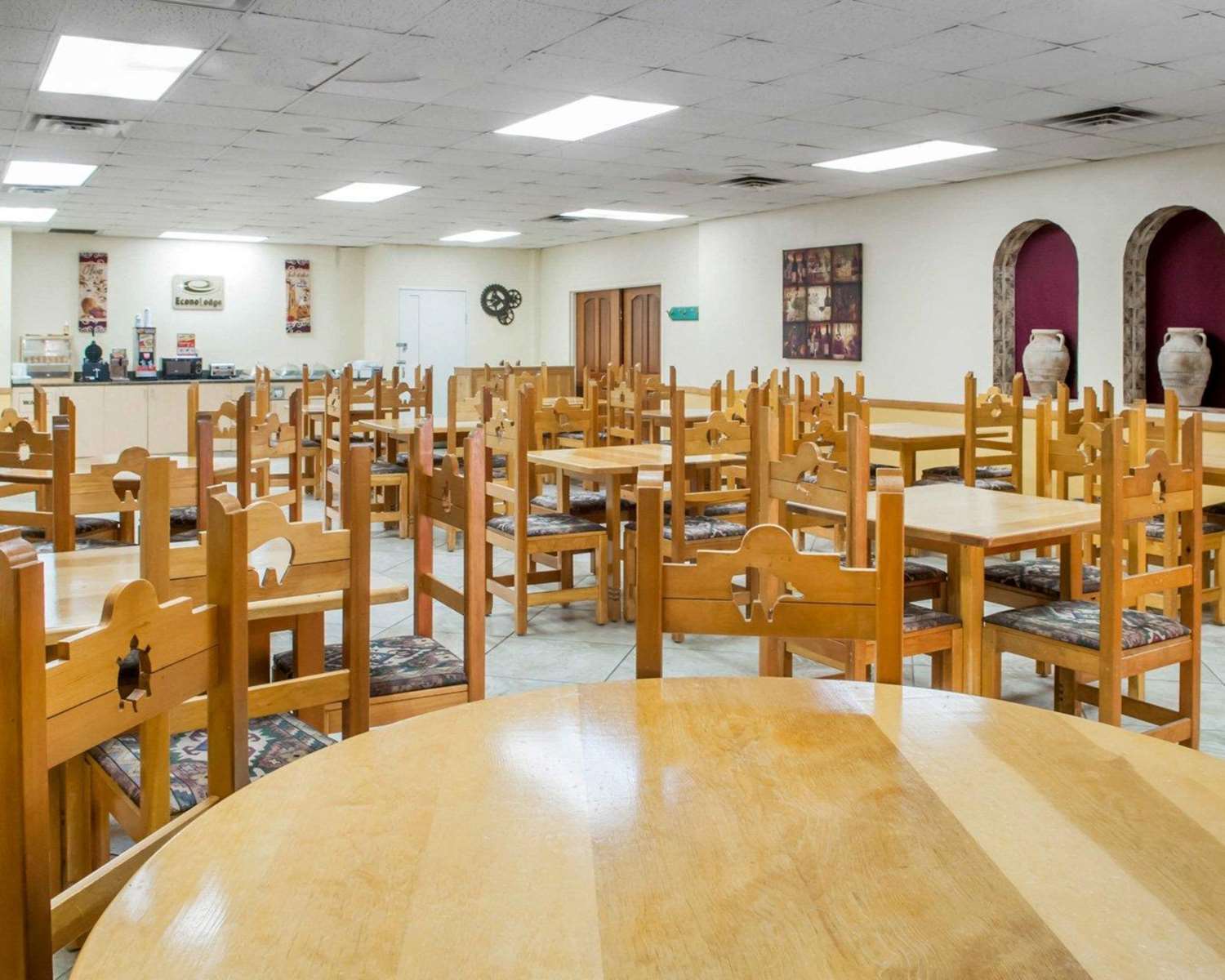 Econo Lodge Carlsbad Caverns Area 16/25