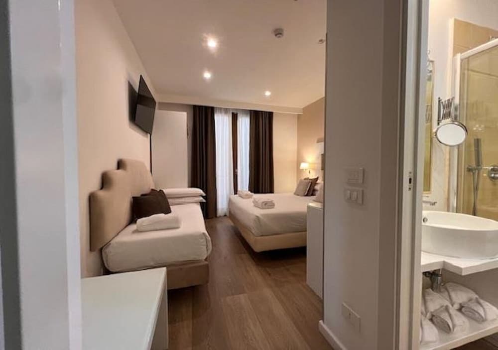 غرفة قياسية ثلاثية بثلاثة أسرّة، Sorrento City Hotel 7/10