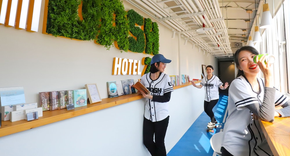 Unique Hotel - Dash 23 Hotel 35/50
