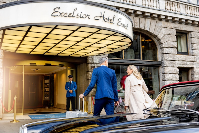 Excelsior Hotel Ernst 5/82
