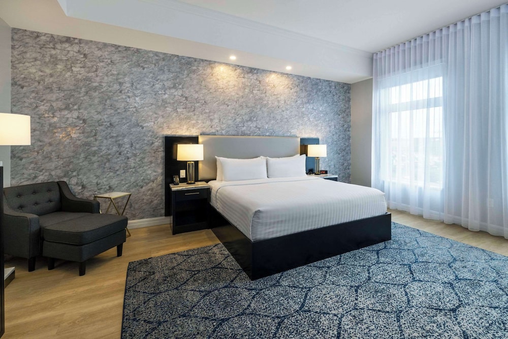 Halifax Tower Hotel & Conference Centre, Ascend Hotel Collection 25/60
