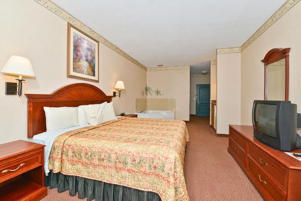 BlissPoint Inn and Suites Marion 9/47