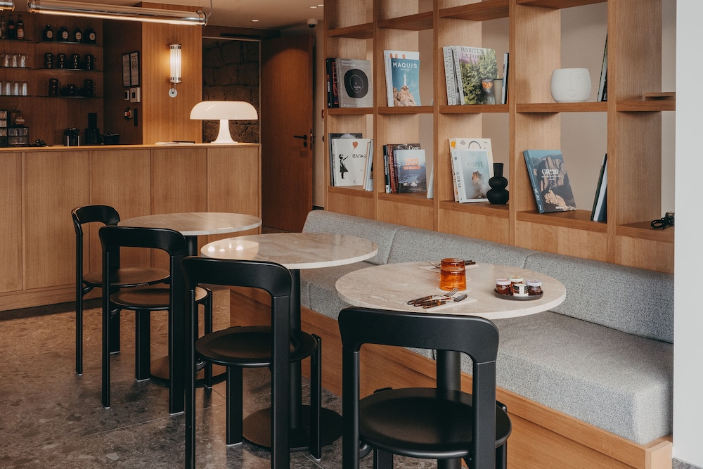 Hotel Moderne 32/50