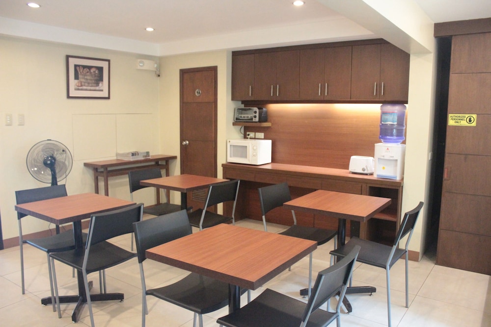 Joyce Apartelle Kalentong 34/49
