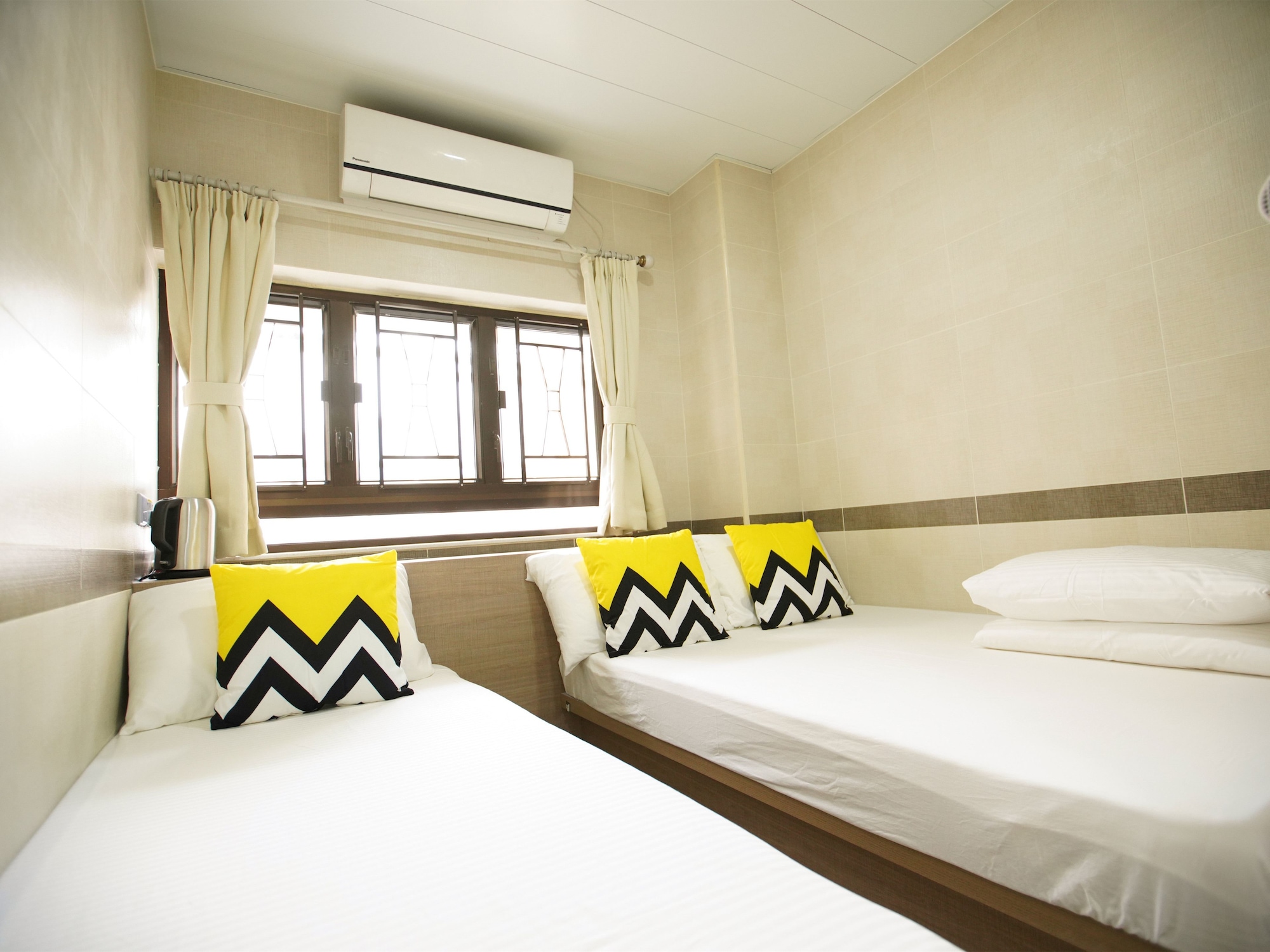 ROOM, TRIPLE