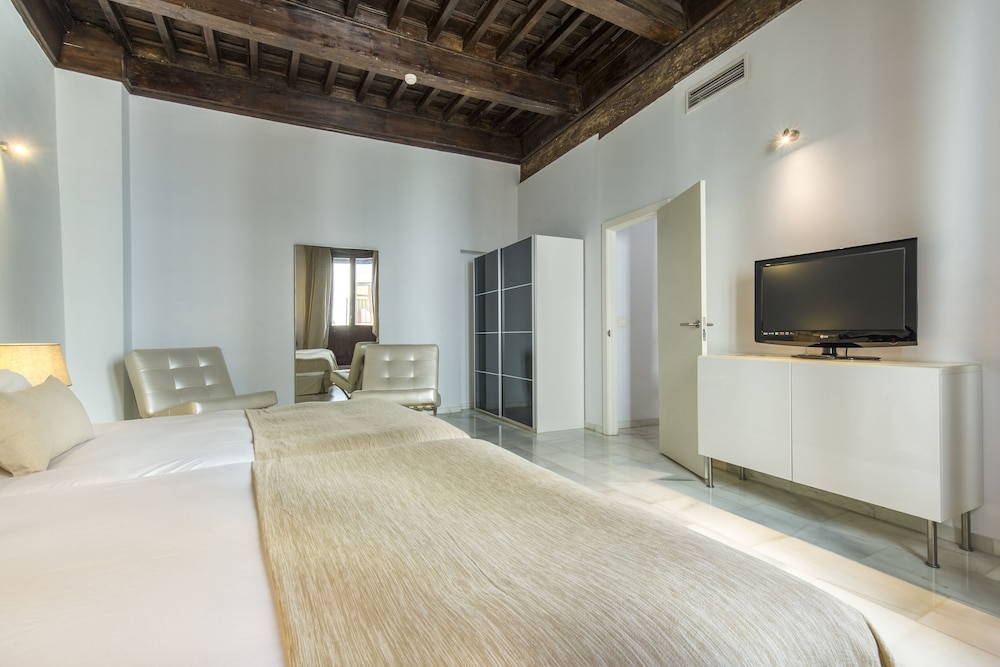 Comet Suites Elvira 24/62