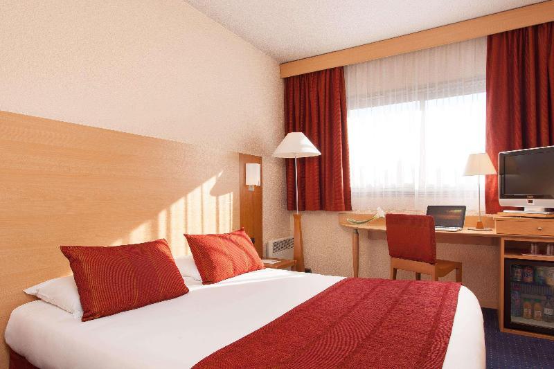 Adjoining, Twin Beds, 3 Double Beds