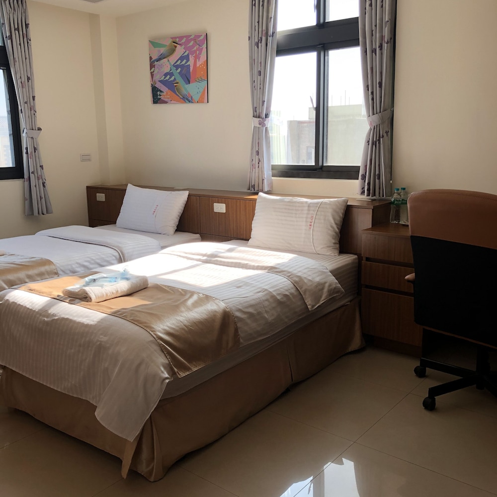 Frank's Hostel 25/50