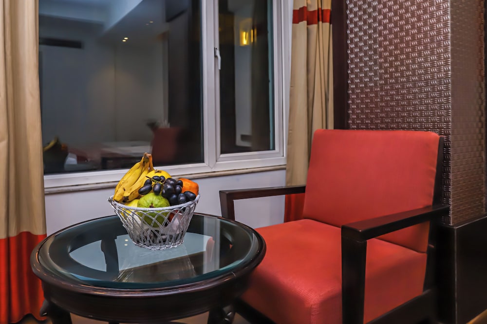 Godwin Deluxe Hotel 46/64