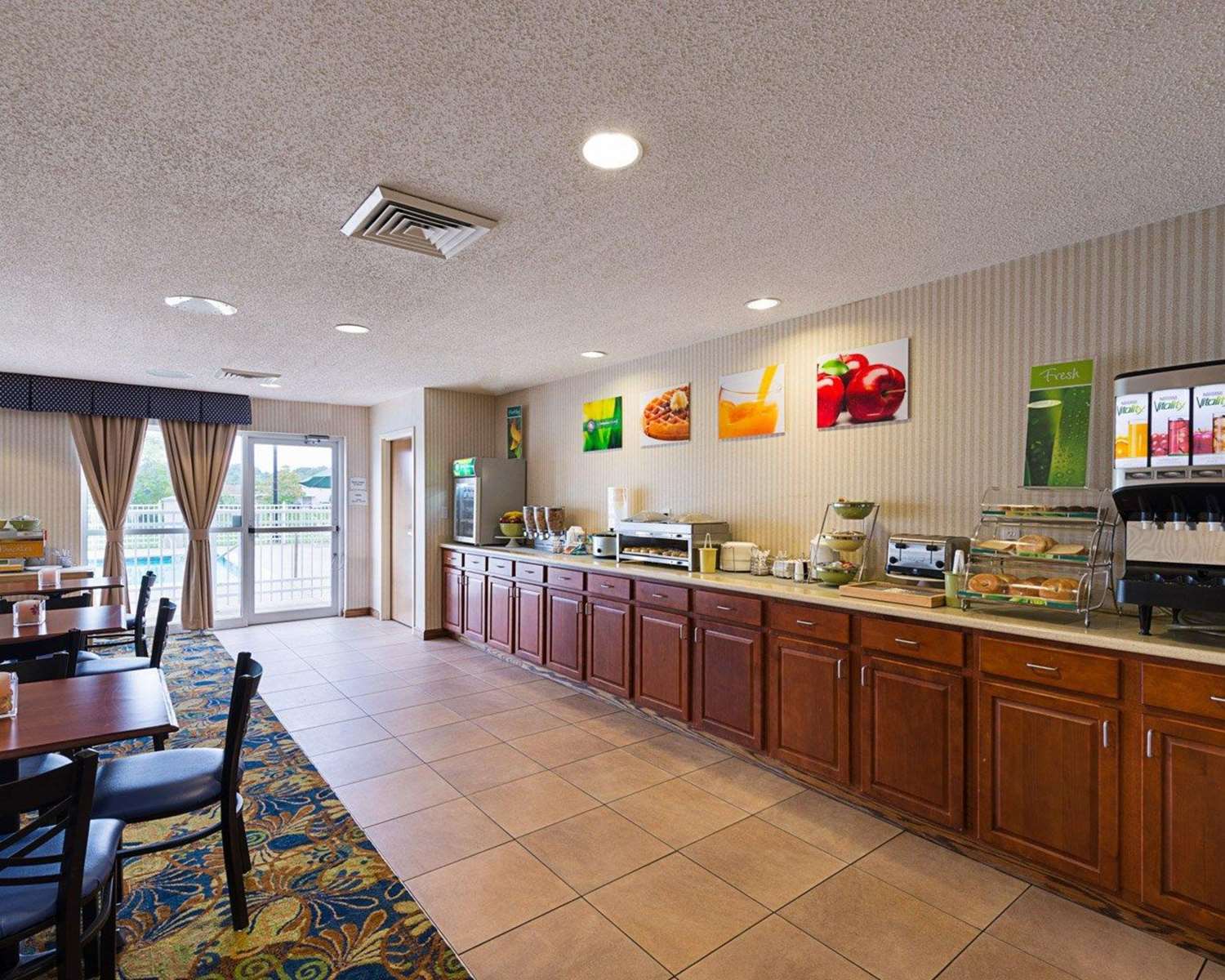 restaurant cafeteria