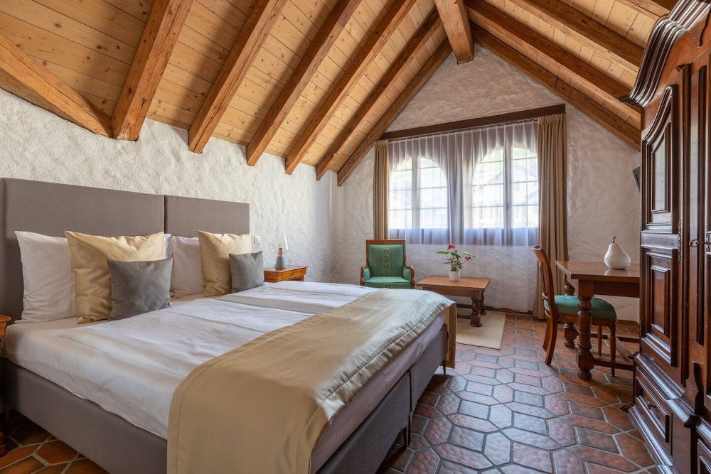 Room, Single, Double Bed, North Wing