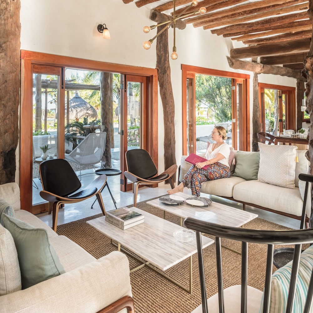 Ser Casasandra Boutique Hotel 46/78