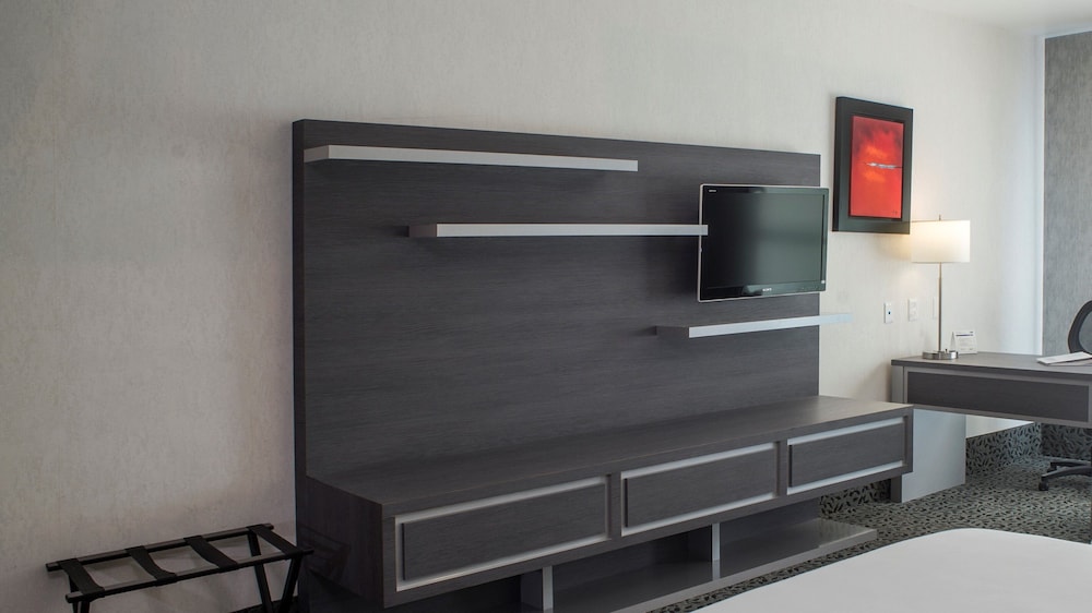 Holiday Inn Express & Suites Queretaro, an IHG Hotel 10/50