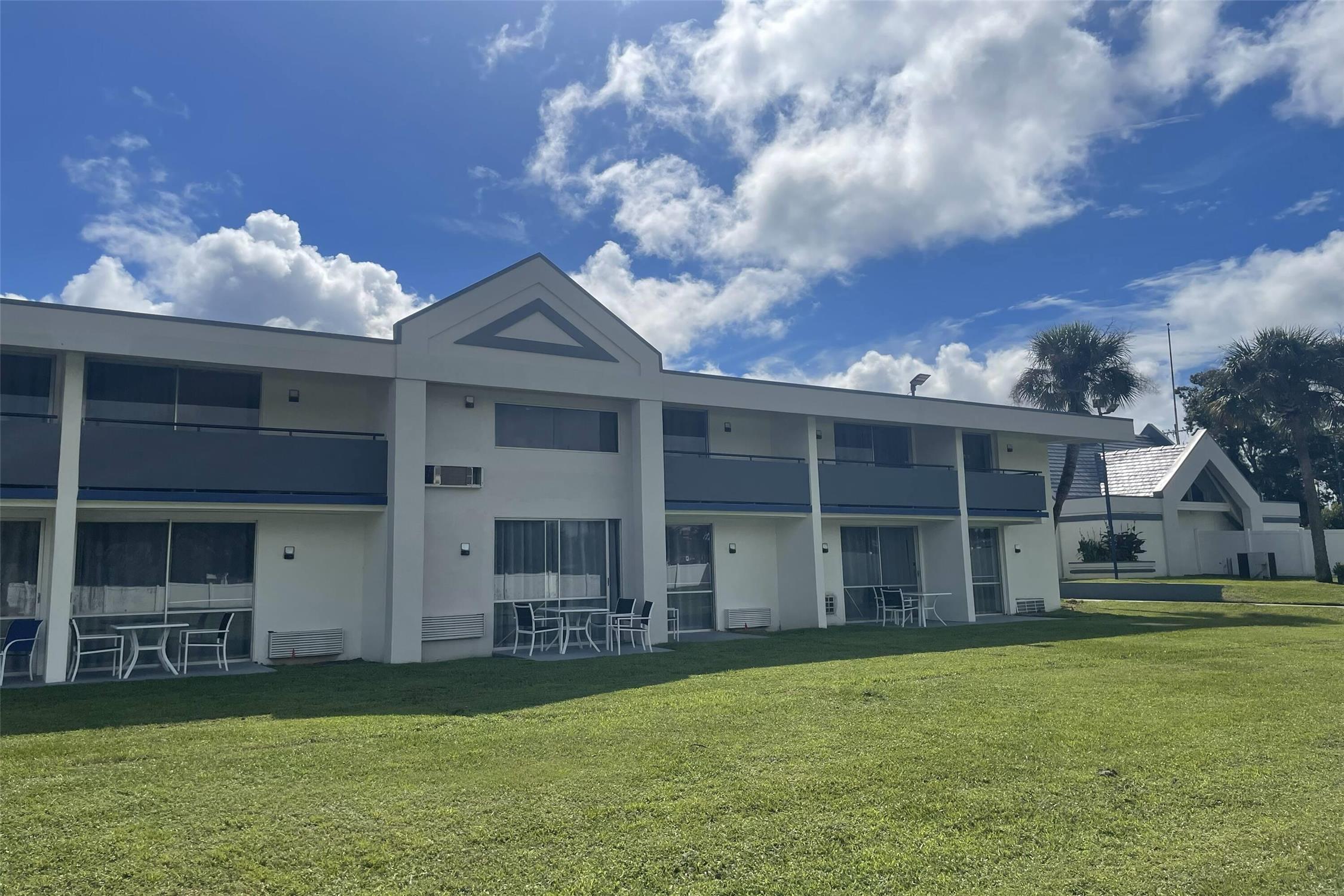 Days Inn by Wyndham Ocala North 13/19