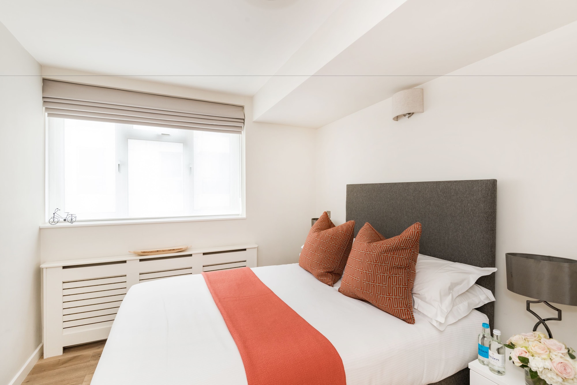 KENSINGTON, KING BED