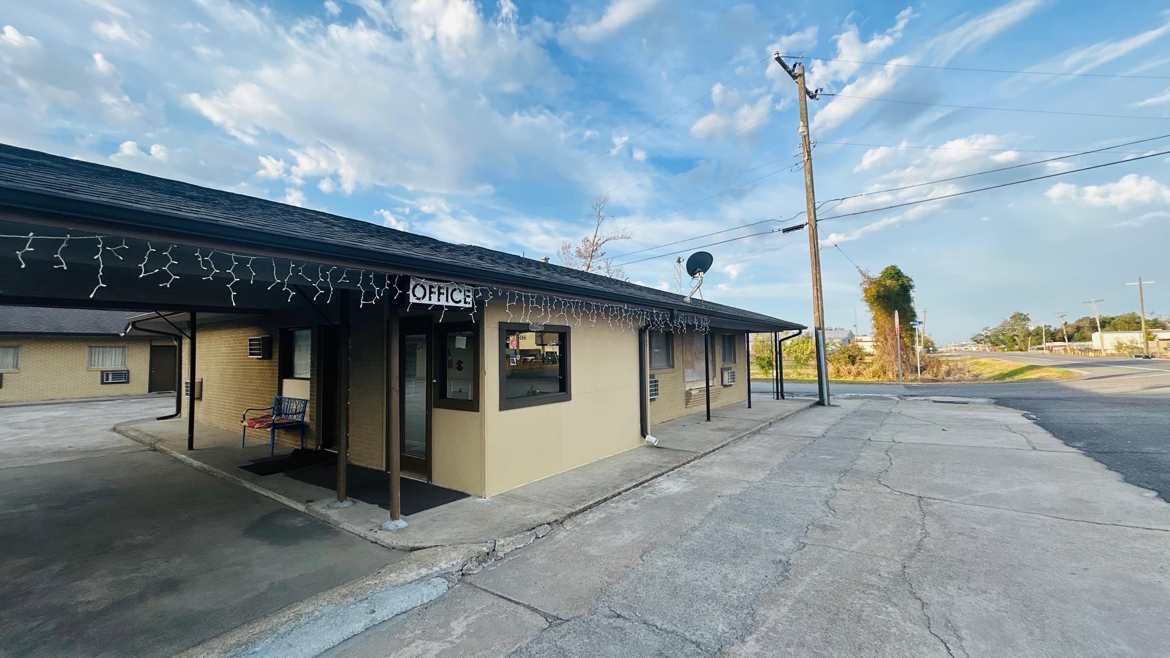 Relax Inn By OYO Sulphur Hwy 90 14/17