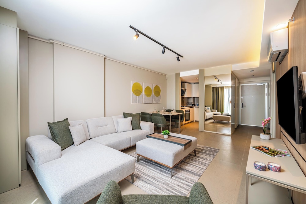 Casamax Suites 19/27