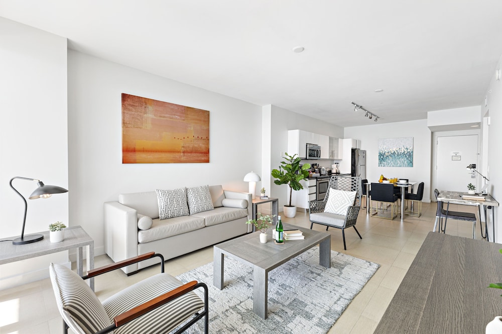 Dharma Home Suites Miami At Monte Carlo 46/53