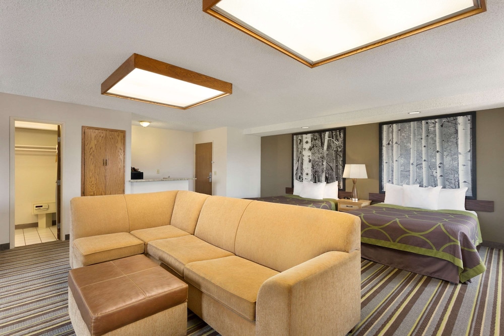 Super 8 by Wyndham Westminster Denver North 17/21
