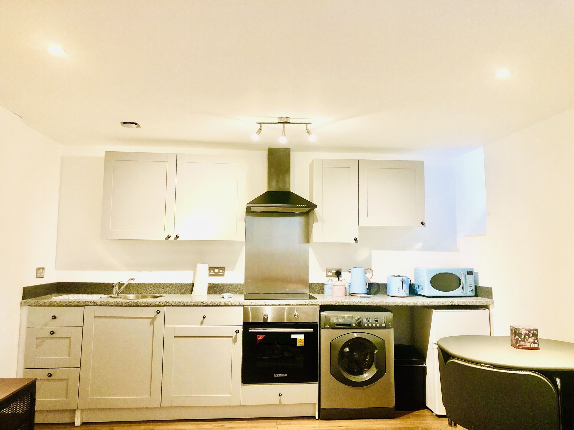 1 Bedroom, Semi Basement, Apartment, Double Bed, Sofa