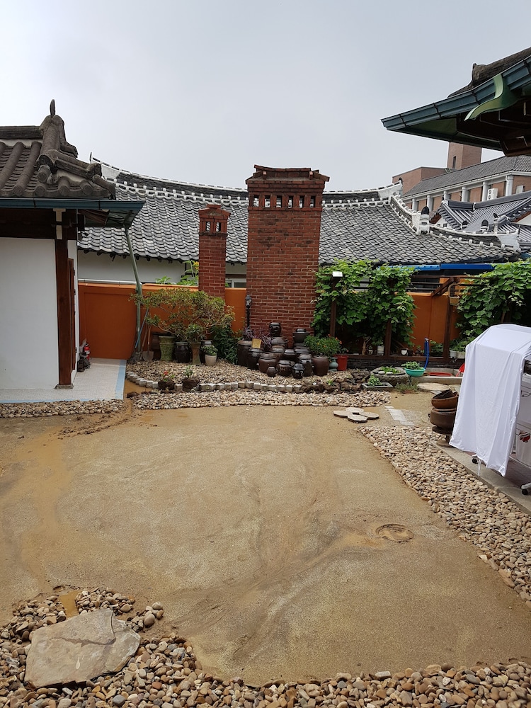 The Hanok 87/100