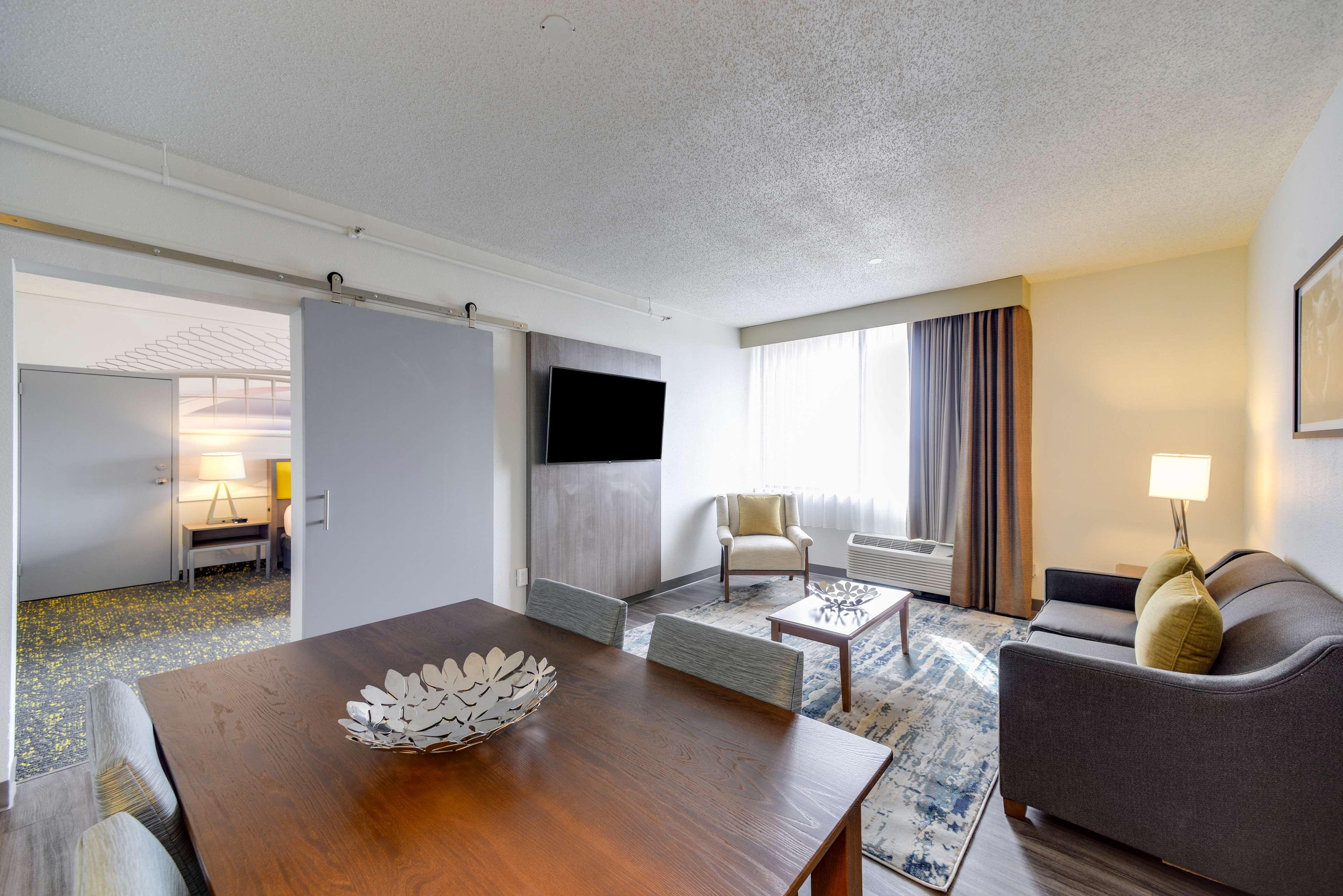 St. Louis Airport Hotel 31/44