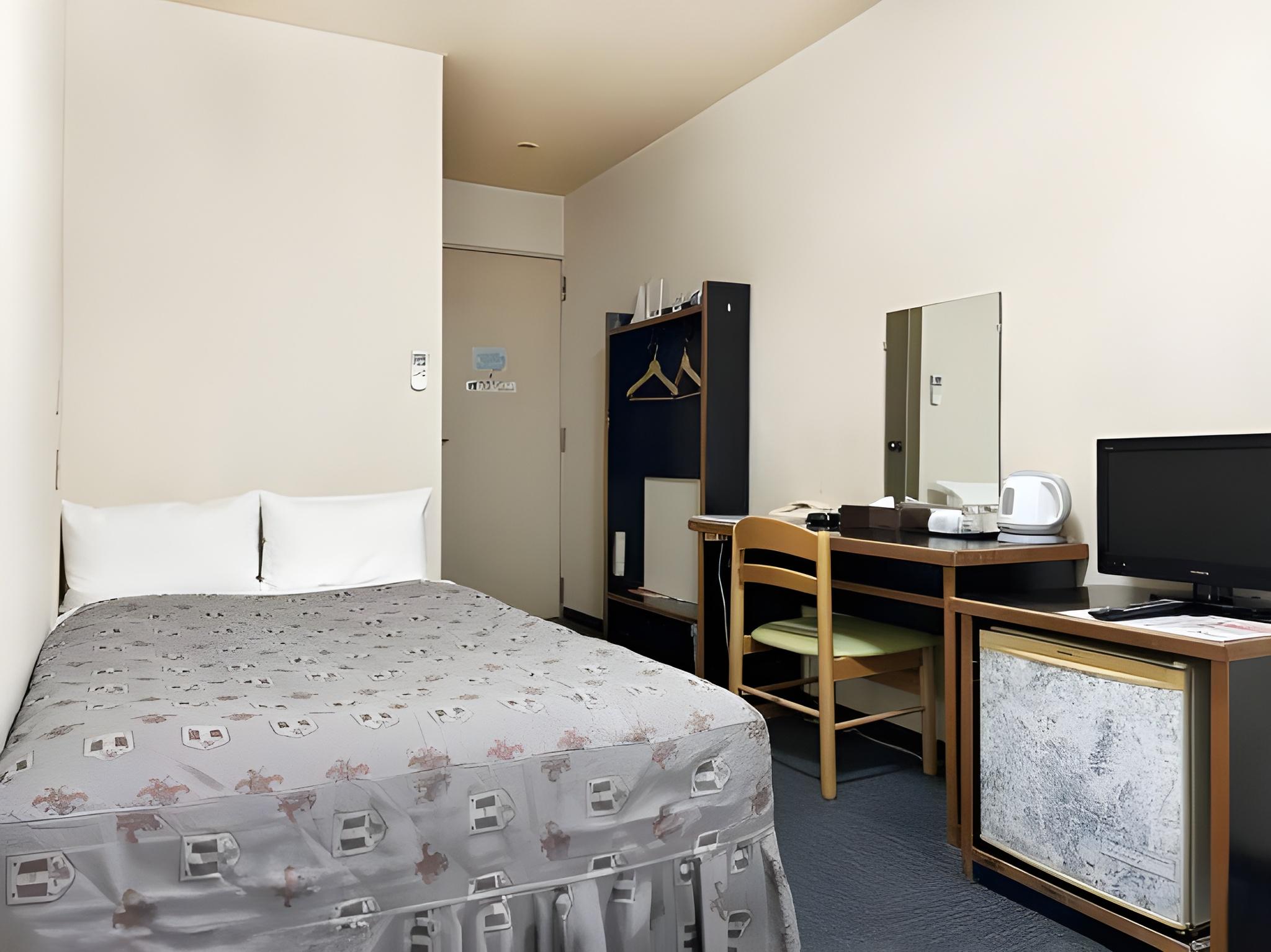 Semi Room, Semi Double Bed