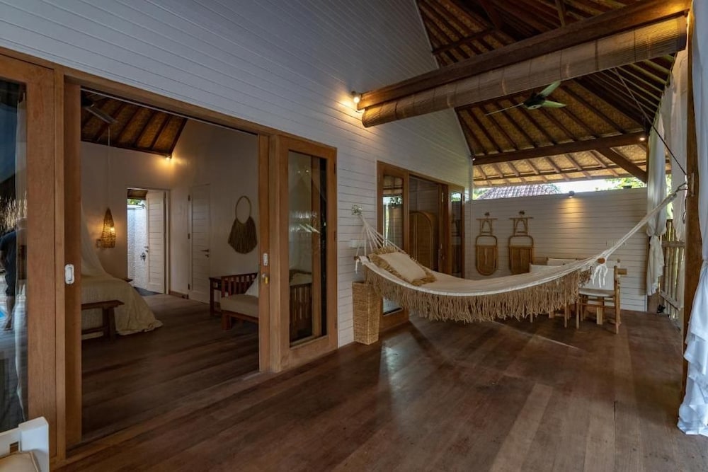 Castaway Resort 19/48