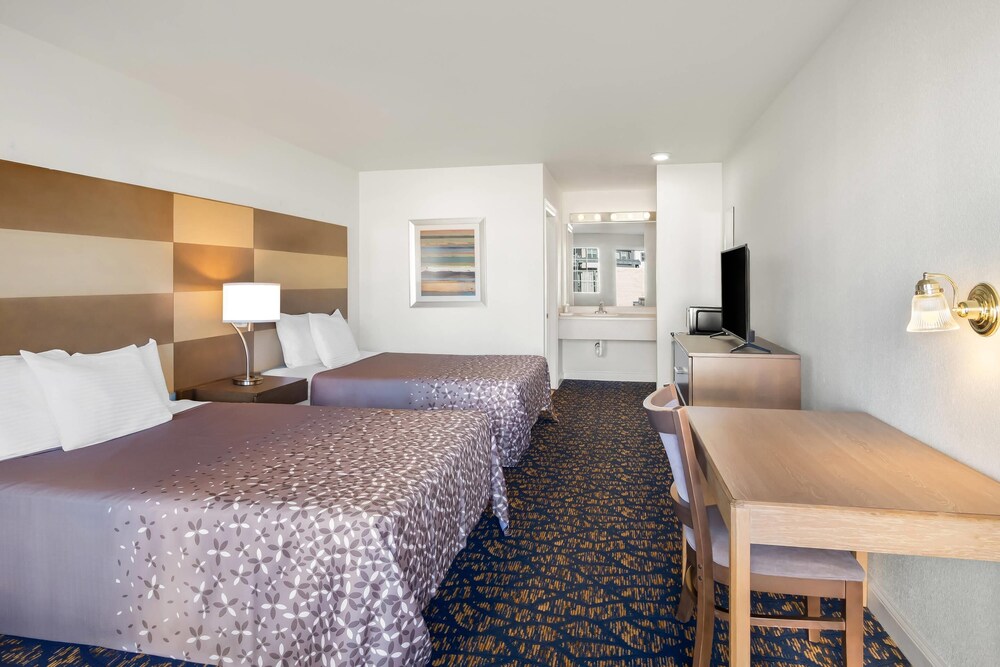 Rodeway Inn Garland Harbor Point 8/37