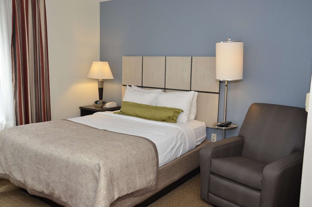 Sonesta Simply Suites Detroit Warren 8/35