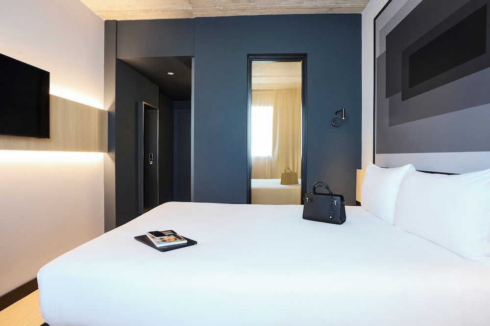 Ibis Madrid Norte Las Tablas 8/25