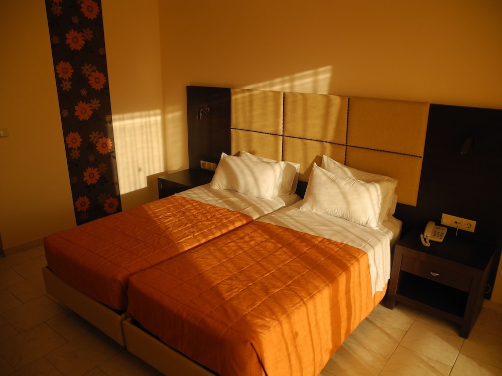 Pegasus Hotel 8/42