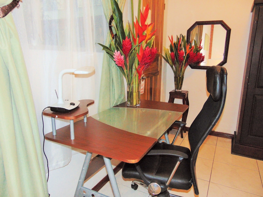 Casa Lima Bed & Breakfast 5/50