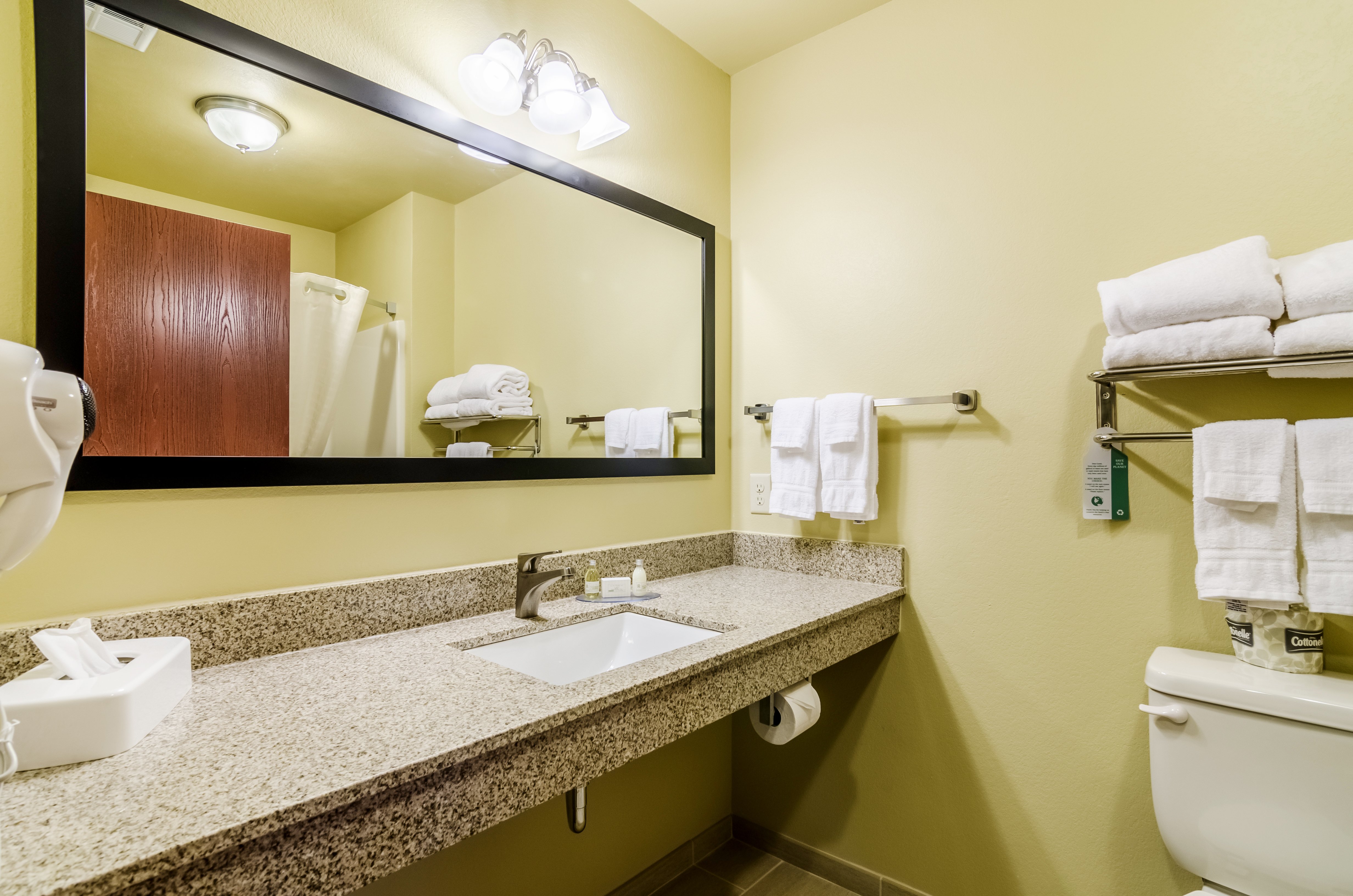 Cobblestone Inn & Suites - Oberlin 53/57