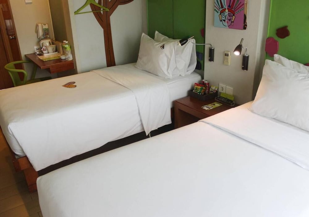 Maxonehotels At Sabang 25/50