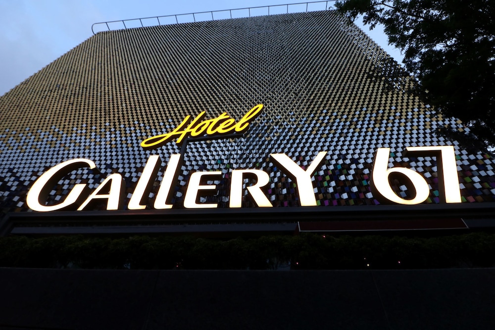 Gallery 67 1/41