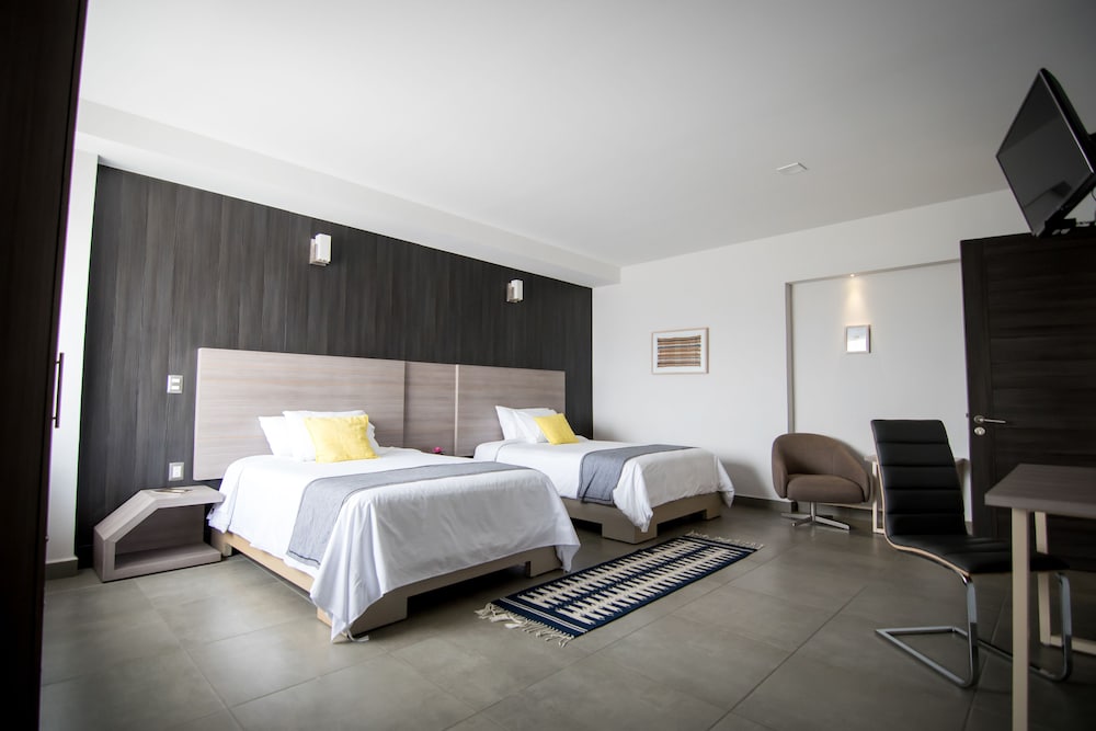 Maria Ines Hotel Suite 8/59
