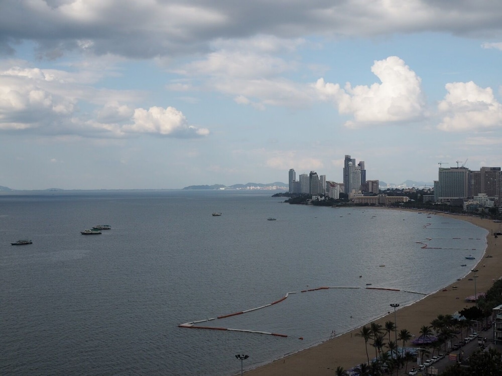 Hermann Hotel Pattaya 42/45