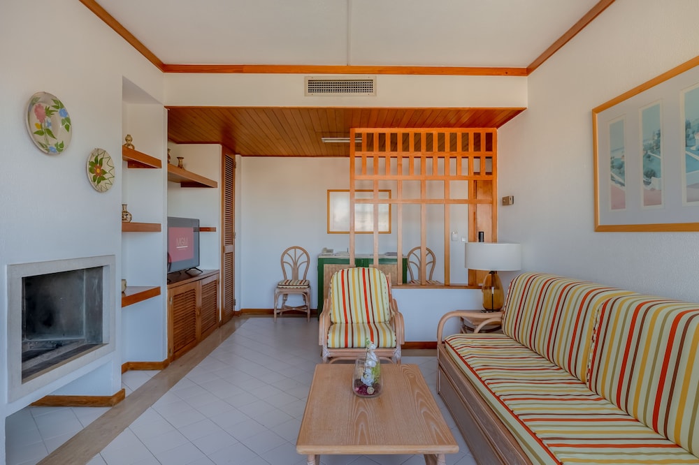 Muthu Oura Praia Hotel Apartments 28/50