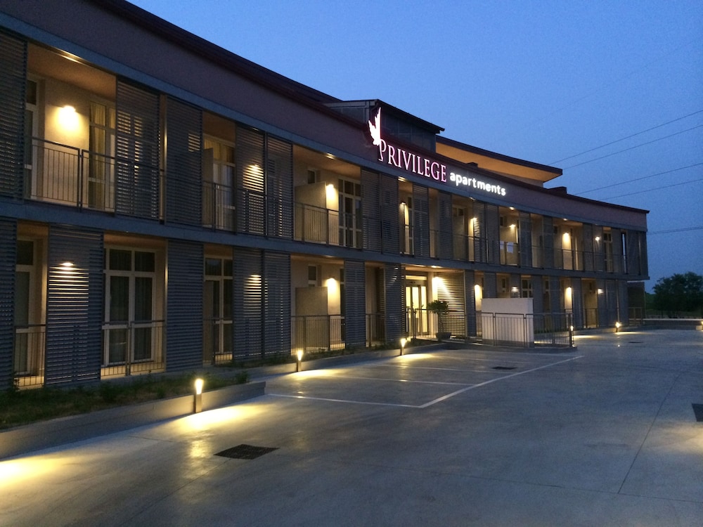 Privilege Apartments 3/43