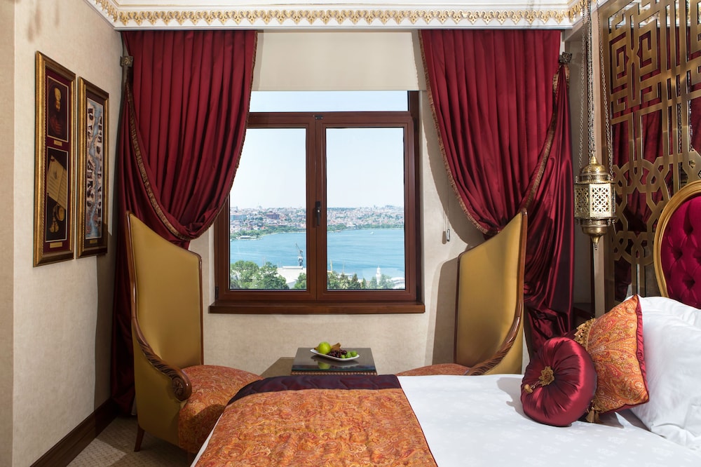 DELUXE, GOLDEN HORN VIEW